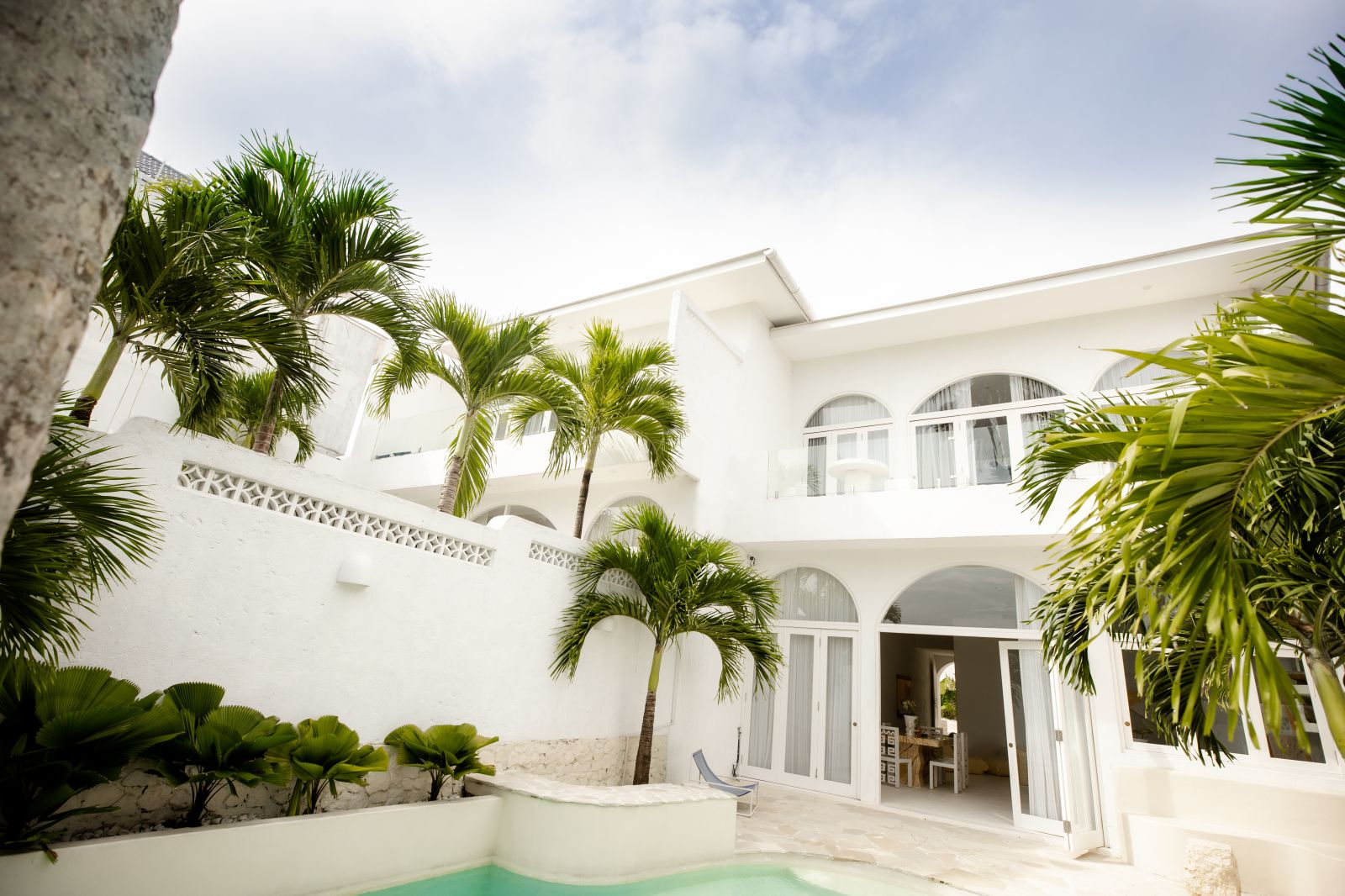 STUNNING MEDITERRANEAN COMPLEX